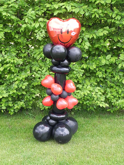 Montage de ballons bouquet avec coeur rouge