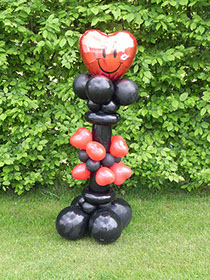 Montage de ballons bouquet avec coeur rouge