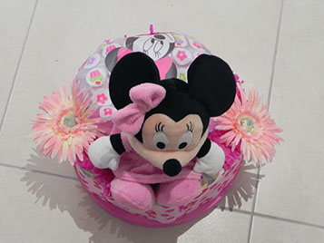 gateau de couches garni avec Minnie